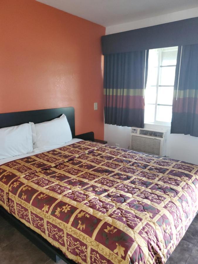 High Desert Inn Hesperia Eksteriør billede