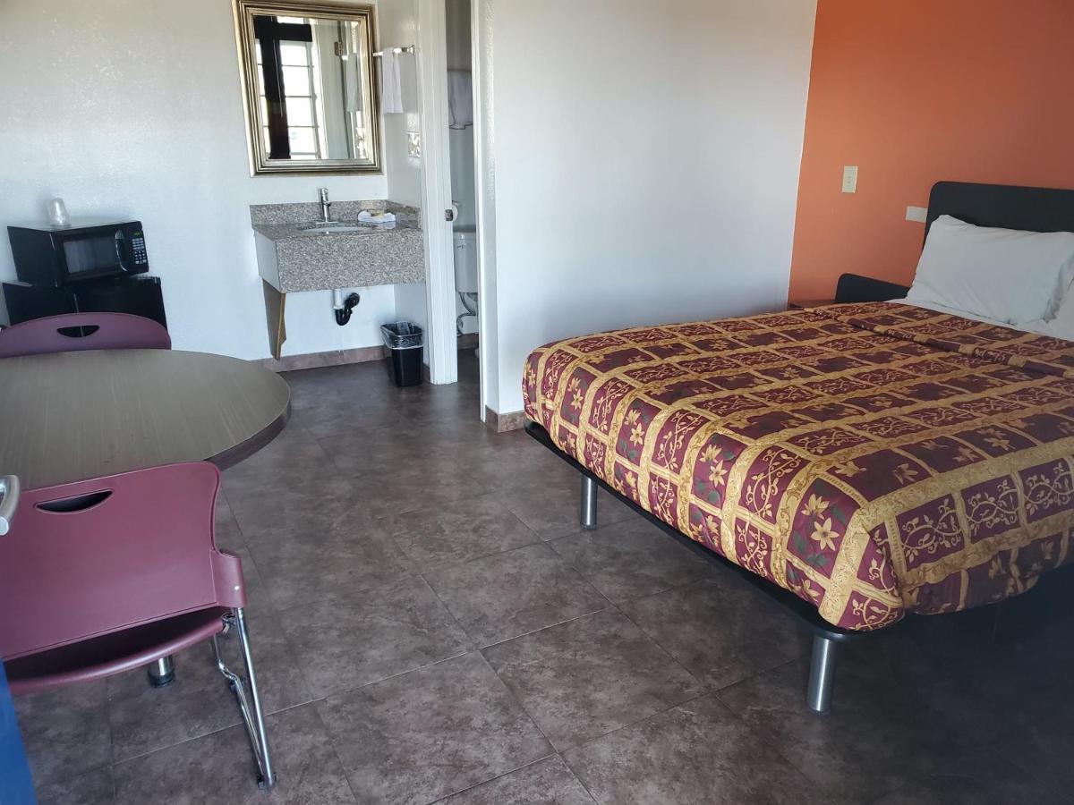High Desert Inn Hesperia Eksteriør billede